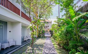 Transera Kamini Legian Hotel
